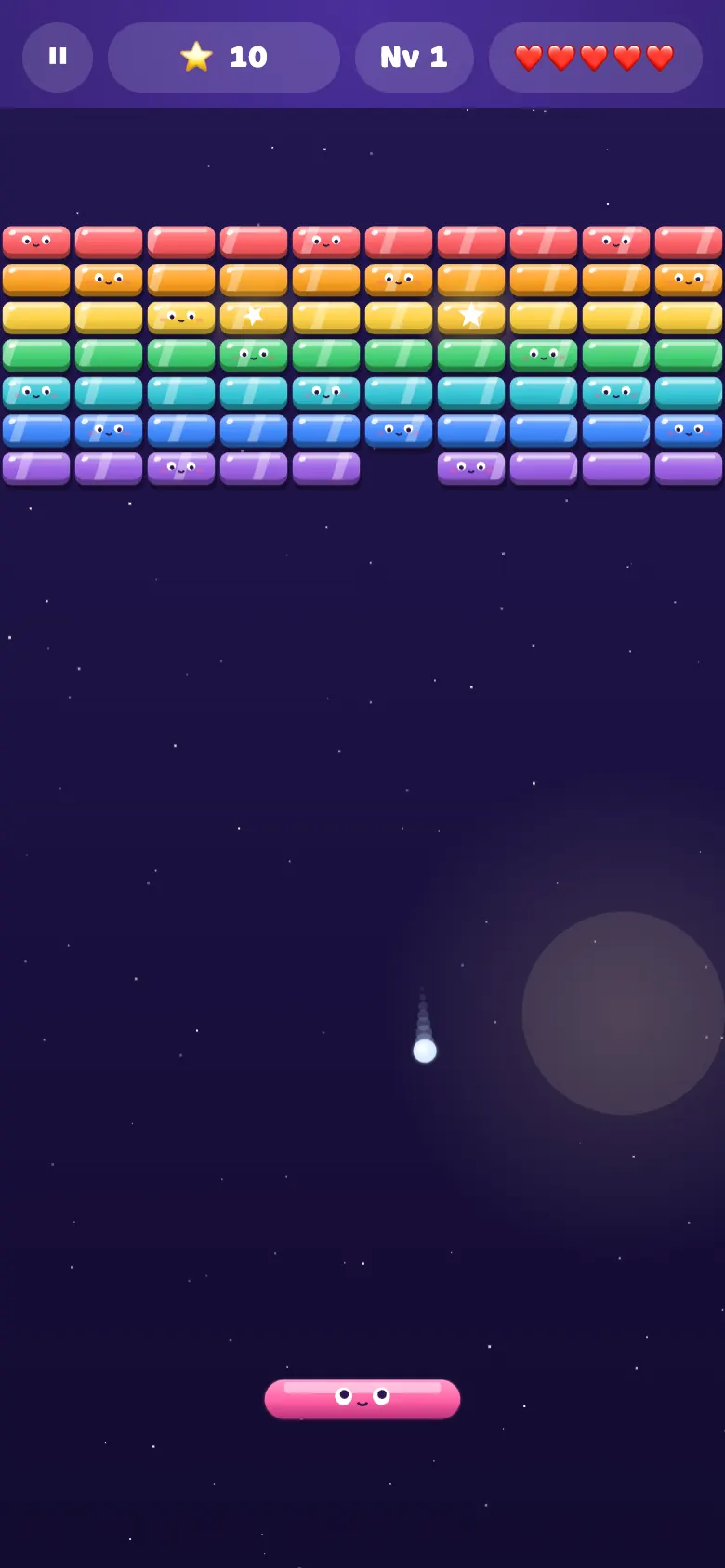 Wizzy Bricks en juego: Haz rebotar la pelota, rompe los ladrillos y atrapa potenciadores.